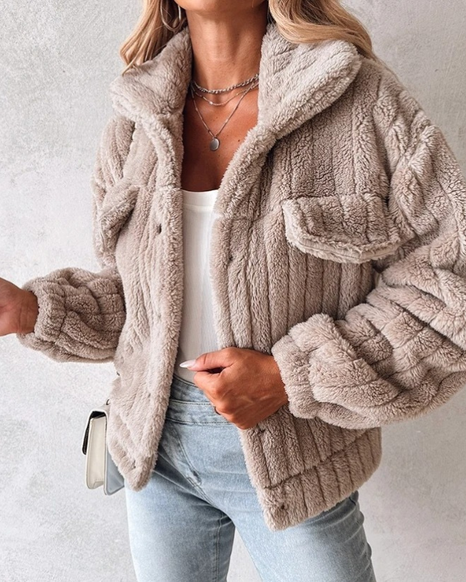 Freja | Manteau en peluche à coupe courte et chaude pour femme